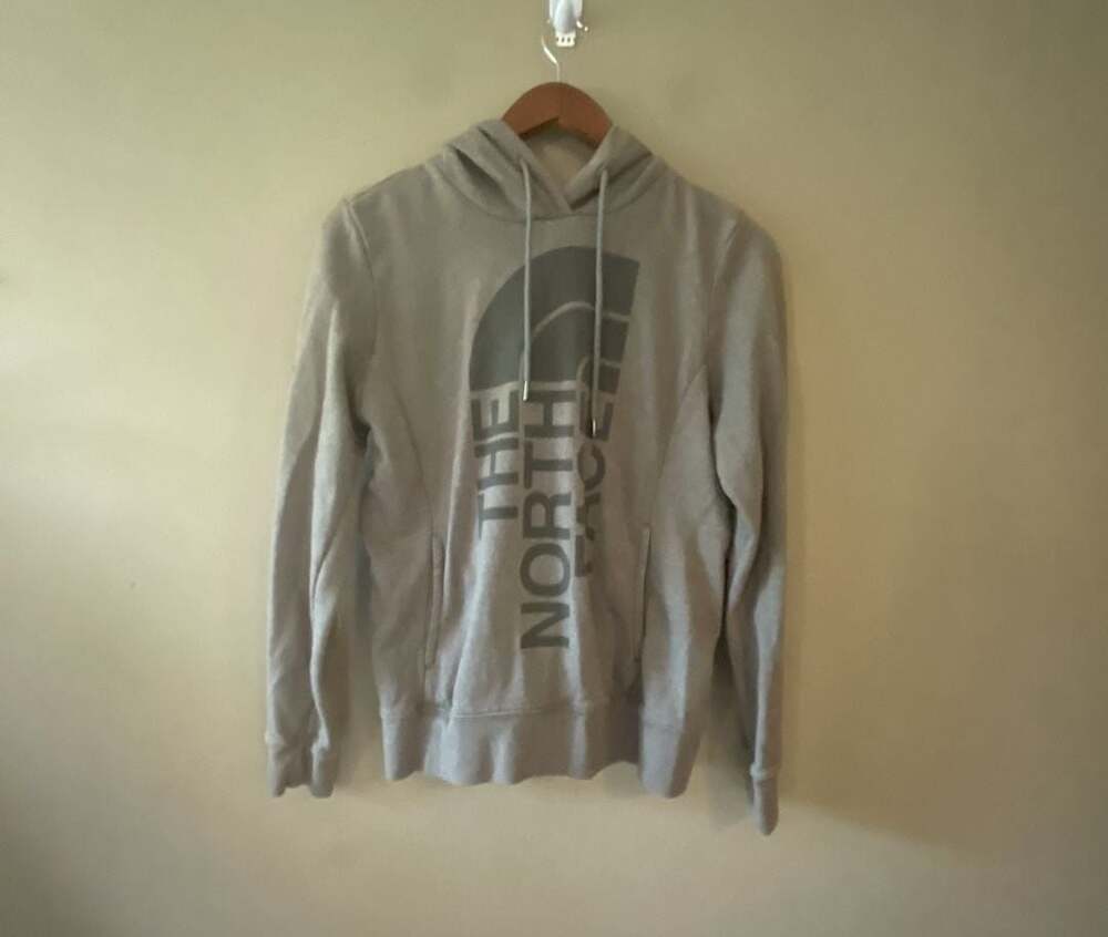 The North Face Women's Light Gray Pullover Hoodie Sweatshirt with Big Logo